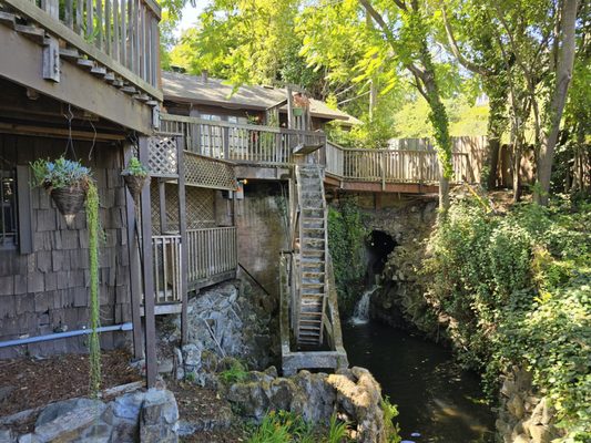 Babbling Brook Inn by null