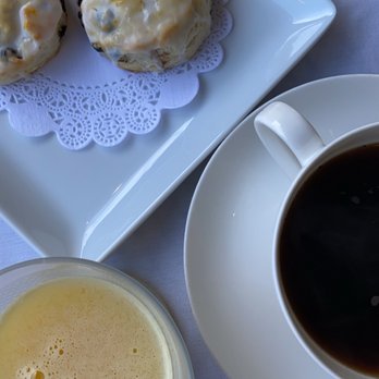 Embrace Calistoga - Blueberry scone, fresh orange juice & coffee - Bed & Breakfast Near Me - Calistoga, California Embrace Calistoga - Blueberry scone, fresh orange juice & coffee - Bed & Breakfast Near Me - Calistoga, California