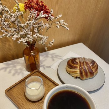 La Cabra - Bakeries Near Me - New York, New York