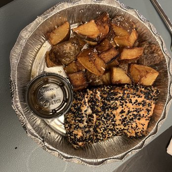 Mim's Restaurant - Salmon - American Near Me - Roslyn Heights, New York