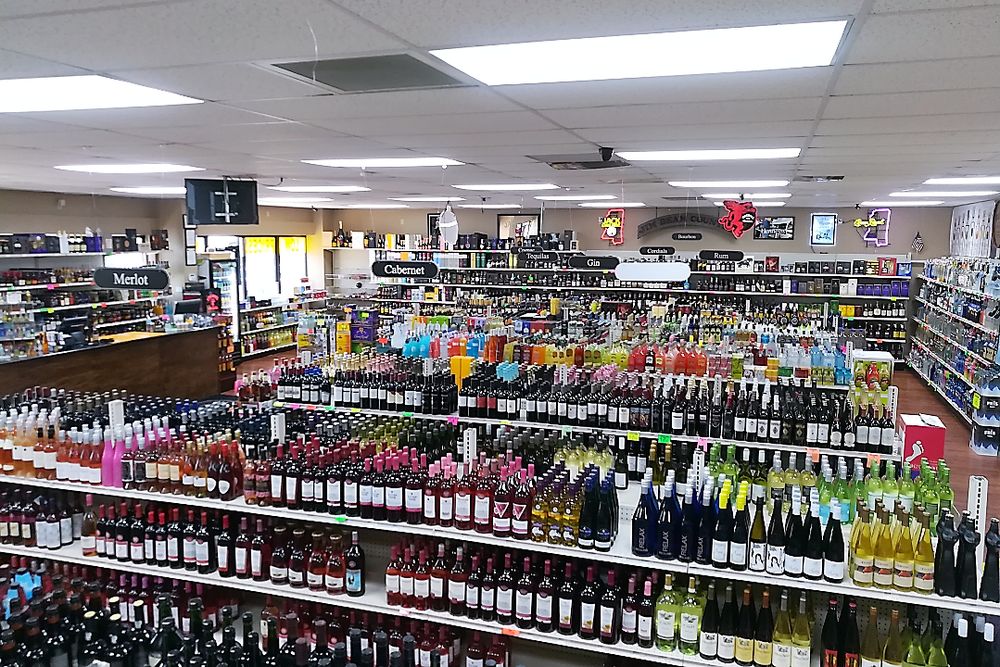 DESOTO LIQUOR & WINE Updated September 2024 904 Goodman Rd W, Horn