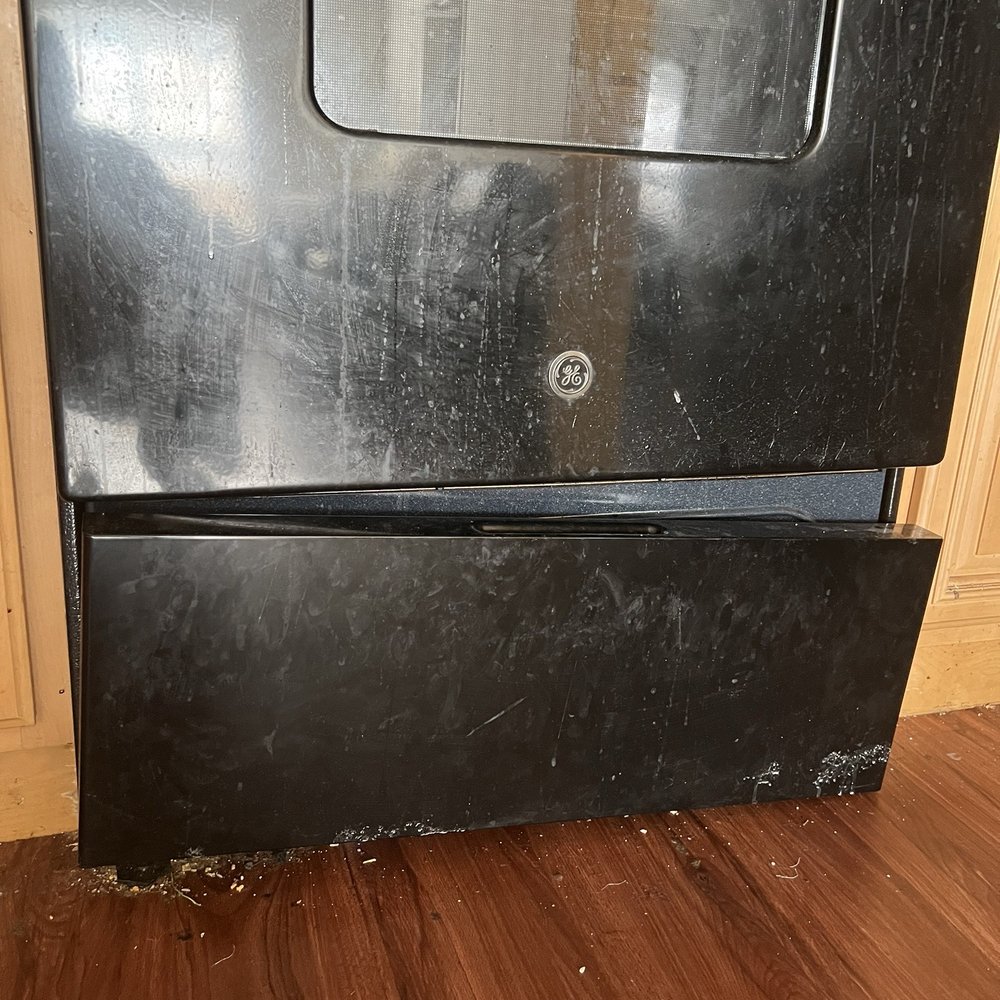 Candaces Clean Ups - Dirty oven/stove - Home Cleaning Near Me - Spokane, Washington