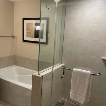 Ameristar Black Hawk - Nice tub and shower - Casinos Near Me - Black Hawk, Colorado