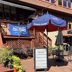 King George II Inn - Outdoor patio