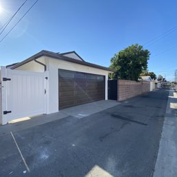 Rear access with vinyl door. Rear access with vinyl door.