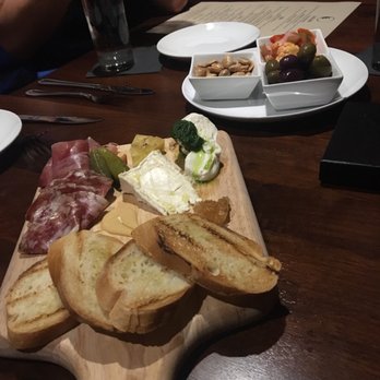 Dot Dot Dot - Apps - Cocktail Bars Near Me - Charlotte, North Carolina