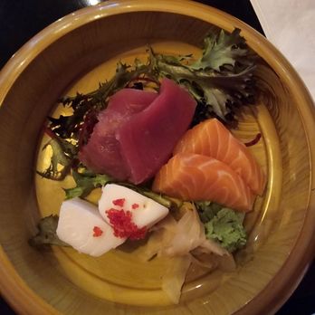 Momo Sushi - Sashimi Sampler - Japanese Near Me - Minneapolis, Minnesota