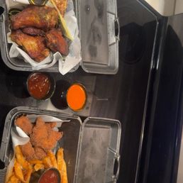 8 Piece Mr. Wingz Signature Wings Garlic Parm/Lemon Pepper 6 pc Yo! Chicken Dunkers + Fries