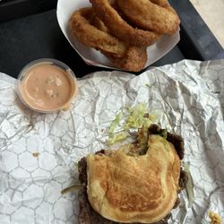 Jr. Cheeseburger Single, Salt Sauce, Onion Rings