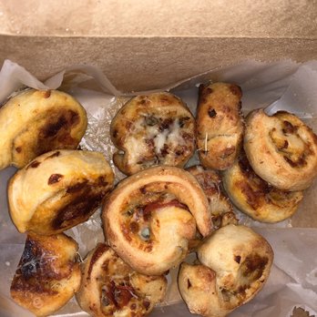 Sal's New York Pizza - Pizzacanes - Pizza Near Me - Kill Devil Hills, North Carolina