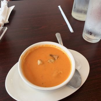 Peru Cafe Express - Basil soup - Peruvian Near Me - Houston, Texas