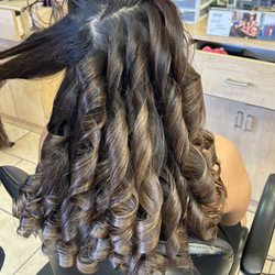 Anna Hair & Nail Care - Updo curl