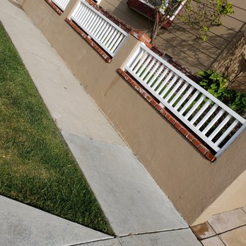 Hector's Window Washing Services. - This is my front railing and sidewalk after Hector cleaned it - it never looked, even when I moved it 13 years ago! - Window Washing Near Me