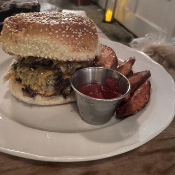 Post House - Backbar Cheeseburger - New American Near Me - Mount Pleasant, South Carolina Post House - Backbar Cheeseburger - New American Near Me - Mount Pleasant, South Carolina