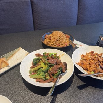 Panda Inn - Lunch Beef & Broccoli Kung pow chicken Pork fried rice. - Chinese Near Me - Pasadena, California Panda Inn - Lunch Beef & Broccoli Kung pow chicken Pork fried rice. - Chinese Near Me - Pasadena, California