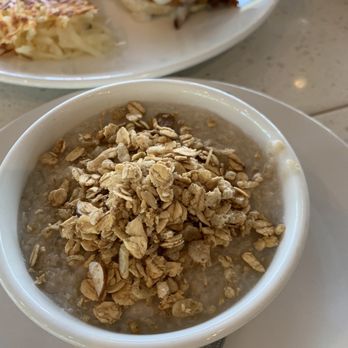 Eggsquisite Cafe - Oatmeal with granola - Breakfast & Brunch Near Me - Frisco, Texas Eggsquisite Cafe - Oatmeal with granola - Breakfast & Brunch Near Me - Frisco, Texas