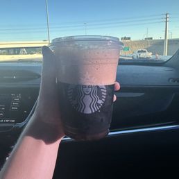 Nitro Cold Brew pours are back to no bueno! Nitro Cold Brew pours are back to no bueno!