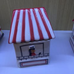 Mrs. Fields Cafe - Cookie boxes