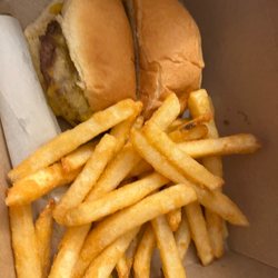Doogers Seafood & Grill - Kids cheeseburger and fries