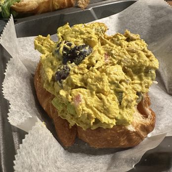 Aromas Coffeehouse & Cafe - Cute - Coffee & Tea Near Me - Williamsburg, Virginia