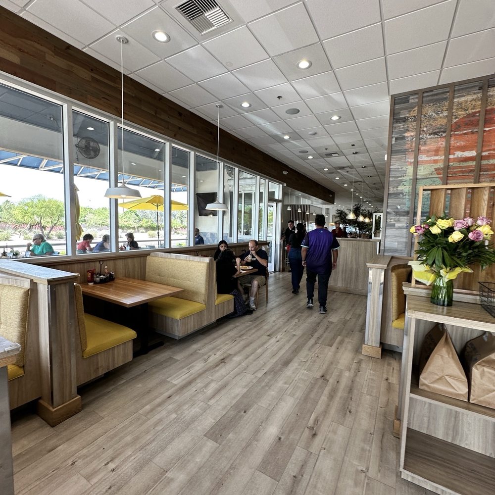 Broken Yolk Cafe - Lobby - American Near Me - Phoenix, Arizona