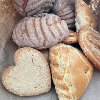El Pavo Bakery - Bakeries Near Me - Los Angeles, California