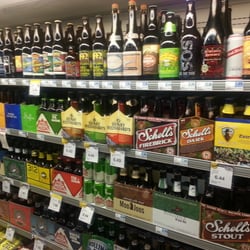 Hy-Vee Wine & Spirits - Craft beers and imports.