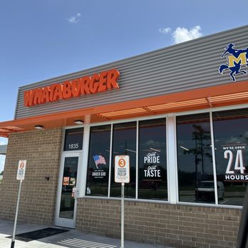 Whataburger - Curbside parking - Burgers Near Me - Lake Charles, Louisiana