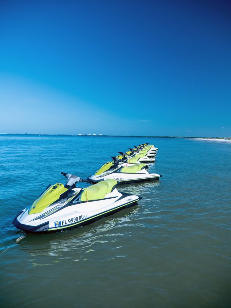 HOLIDAY WATER SPORTS DIAMONDHEAD BEACH RESORT Jet Skis 2000