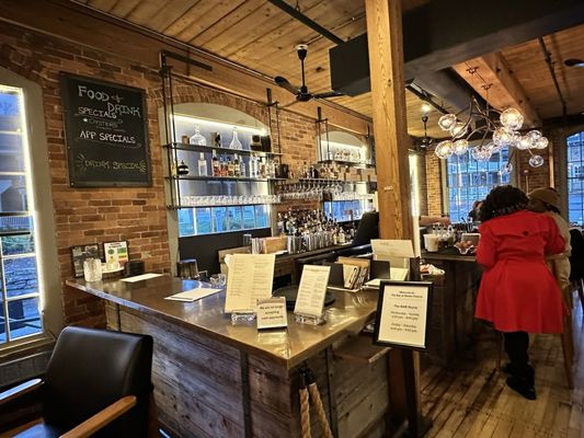 Simon Pearce by null