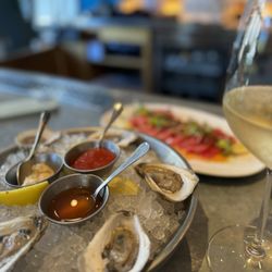 St Neos Brasserie - Oyster wine tuna