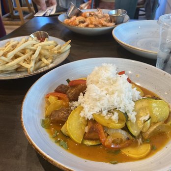 NC Coast Grill & Bar - Veggie curry, steamed shrimp and kids chicken tenders - New American Near Me - Kitty Hawk, North Carolina NC Coast Grill & Bar - Veggie curry, steamed shrimp and kids chicken tenders - New American Near Me - Kitty Hawk, North Carolina