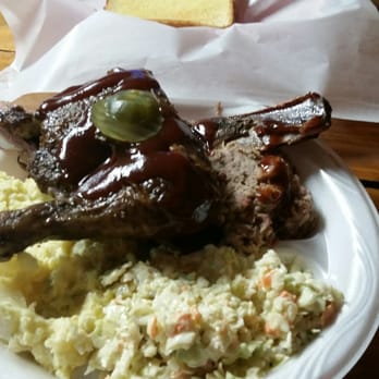 The Bbq House - Combo plate (dark meat chicken, ribs, pork) potato salad, Cole slaw, garlic toast - Barbeque Near Me - Troy, Alabama