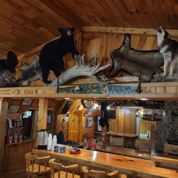 Track Down Kennels & Lodge - Lodge - Hotels Near Me - Wallagrass, Maine Track Down Kennels & Lodge - Lodge - Hotels Near Me - Wallagrass, Maine