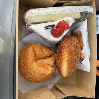 Paris Baguette - Bakeries Near Me - San Francisco, California