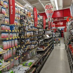 K & L Hardware - So many lightbulbs!