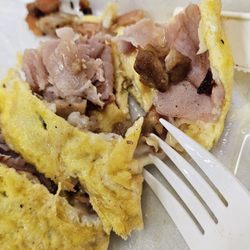 R T Smiths - The Omelette was full of meats.