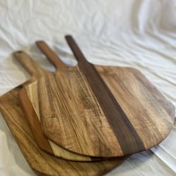 JDC Carpentry - Handmade hardwood pizza peels.