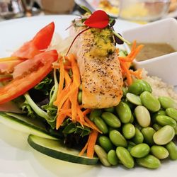Monte Cristo Lounge - Warm salad with roasted salmon