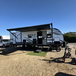 Luv 2 Camp - Outside of the RV was nice & clean