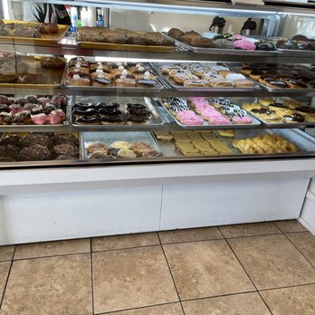 Horseshoe Donuts - a display case full of donuts - Donuts Near Me - Monument, Colorado Horseshoe Donuts - a display case full of donuts - Donuts Near Me - Monument, Colorado