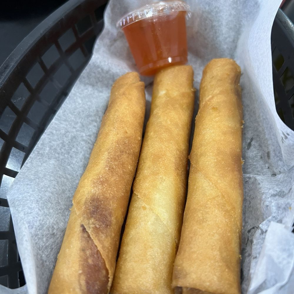 KEEKS Eggrolls & Wings - Creamy Crab Eggrolls - Asian Fusion Near Me - Keller, Texas