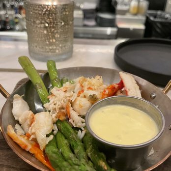 Baldamar - crab, asparagus, béarnaise - New American Near Me - Roseville, Minnesota