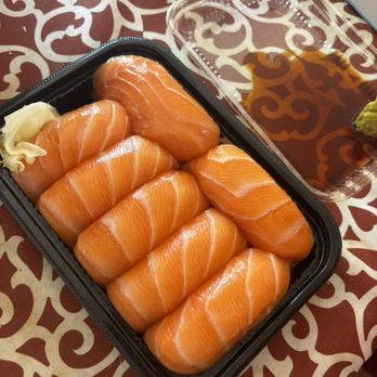 Sushi Blue - HUGE salmon nigiri - Sushi Bars Near Me - Lynnwood, Washington