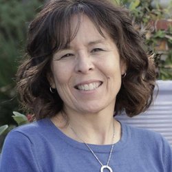 Vondie Lozano, PhD MFT CHt, Licensed Marriage & Family Therapist - Hi, I'm Vondie and I'd love to chat with you.