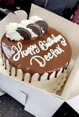 Cookies and Cream Pastry Shop by null