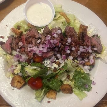 Texas Roadhouse - Steakhouse Filet Salad*  I may be getting this every time we come back. - Barbeque Near Me - Plattsburgh, New York