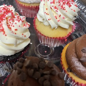 THE NAKED CUPCAKE - 85 Photos & 53 Reviews - 14009 Narcoossee Rd