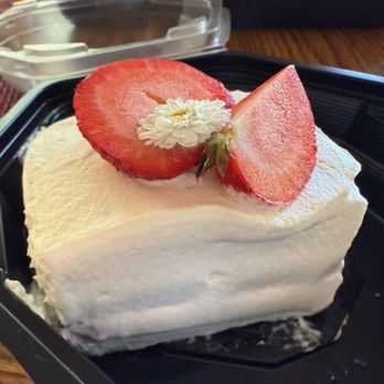 Doanburi - Japanese strawberry cake. - Japanese Near Me - Las Vegas, Nevada