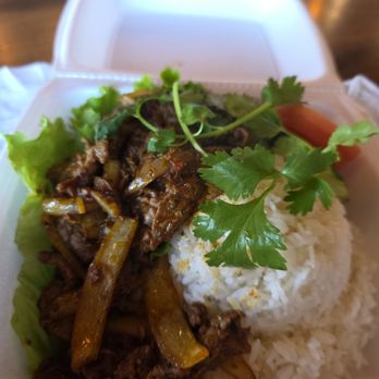 Mama Le - Spicy lemongrass onion beef - Vietnamese Near Me - Richmond, Texas Mama Le - Spicy lemongrass onion beef - Vietnamese Near Me - Richmond, Texas